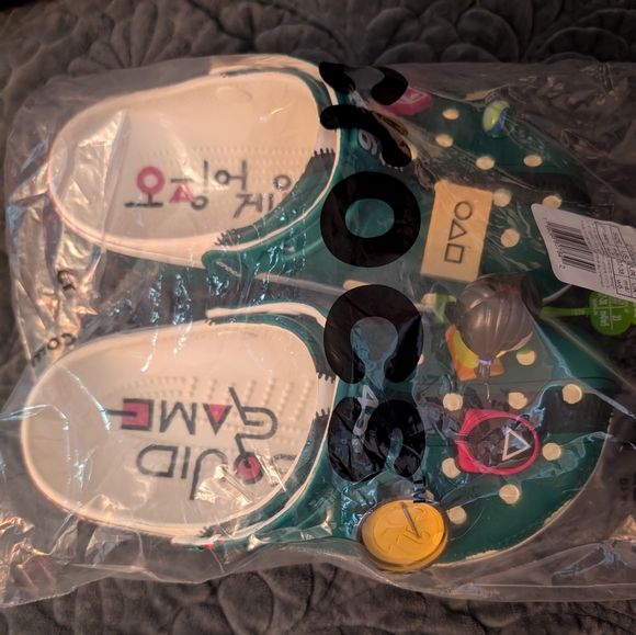 Crocs Squid Game Edition NWT - Picture 4 of 4